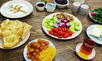  از خوردن خوراکی‌های شیرین در وعده سحر پرهیز کنید