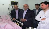 عیادت رییس دانشگاه از دانشجوی پزشکی بستری در بیمارستان علی ابن ابی طالب (ع) زاهدان